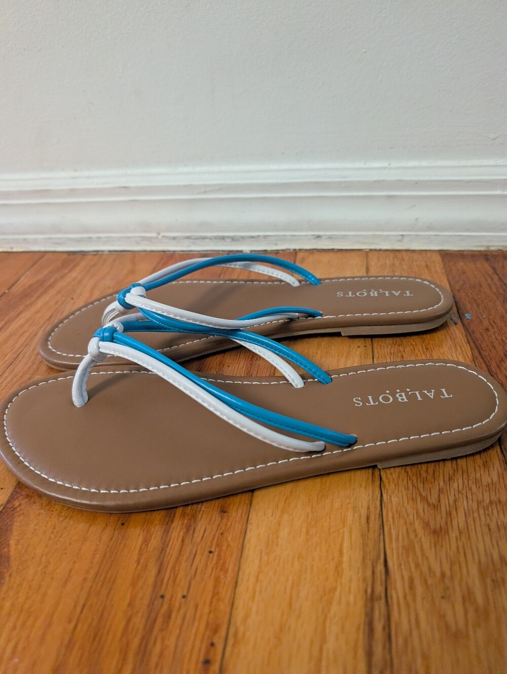 Talbots White and Blue Leather Thong Sandals 9